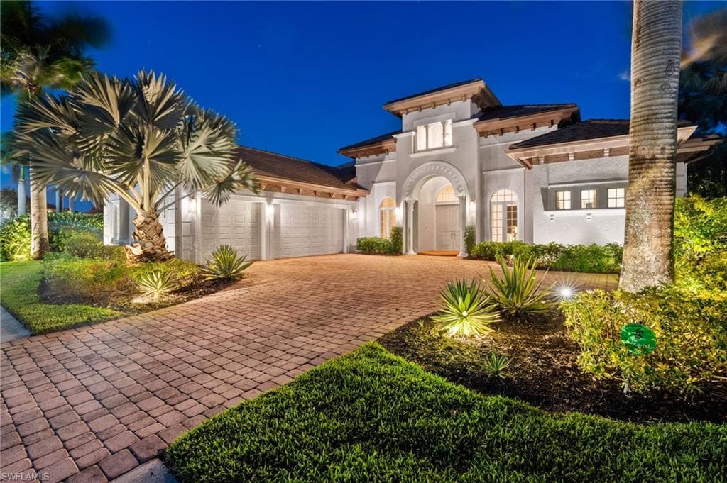 8996 Crooked Stick CT NAPLES, FL 34113
