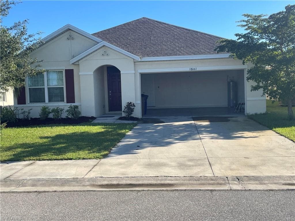 18061 Bass Lake CT LEHIGH ACRES, FL 33972