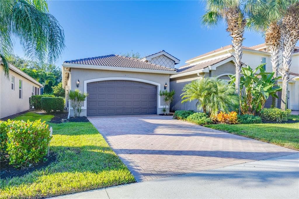 6542 Marbella DR NAPLES, FL 34105