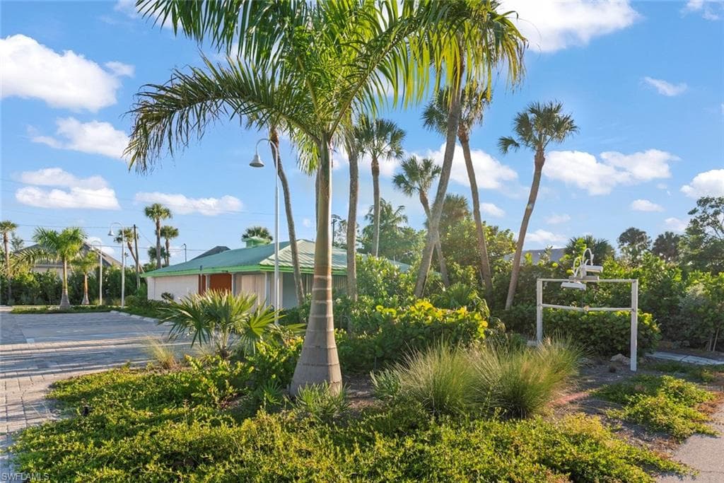 1025 Periwinkle WAY SANIBEL, FL 33957