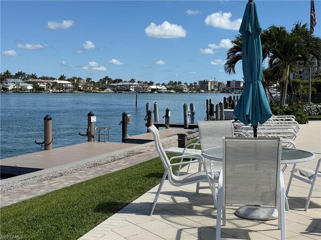 2880 Gulf Shore BLVD N 404 NAPLES, FL 34103