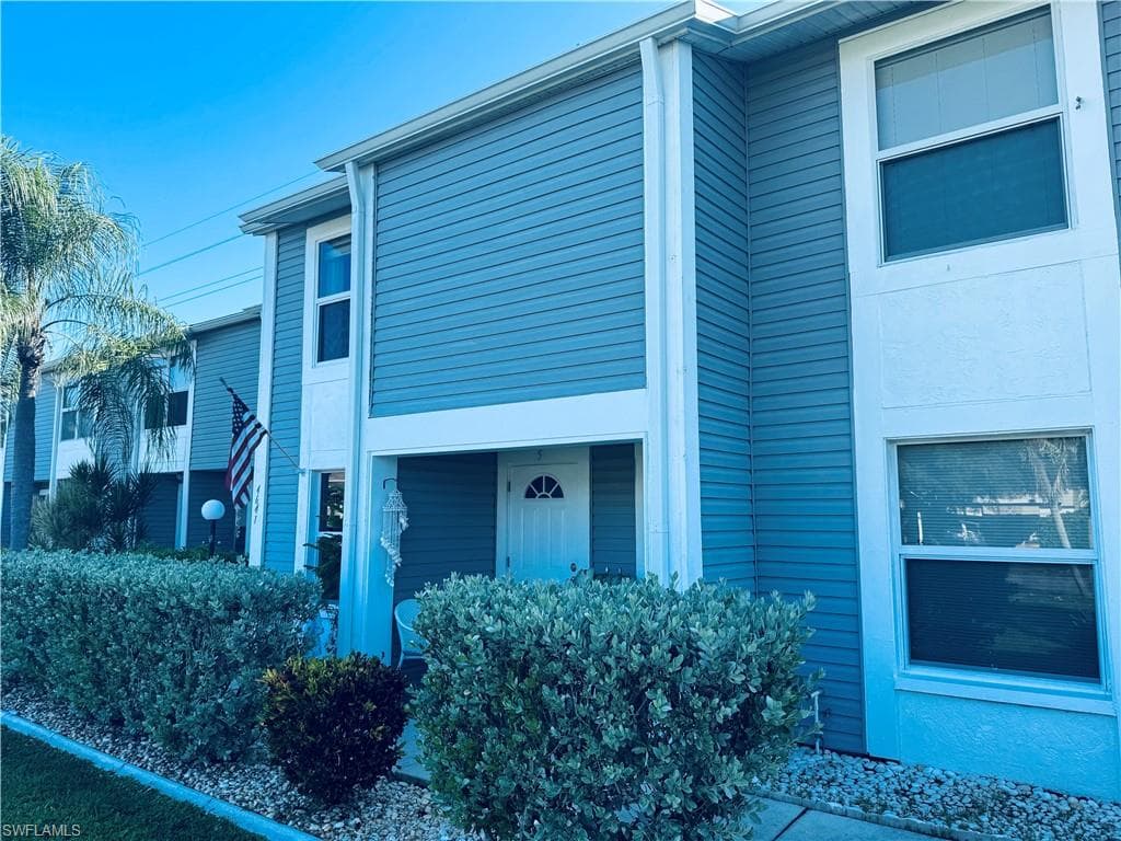 4641 SW Santa Barbara PL CAPE CORAL, FL 33914