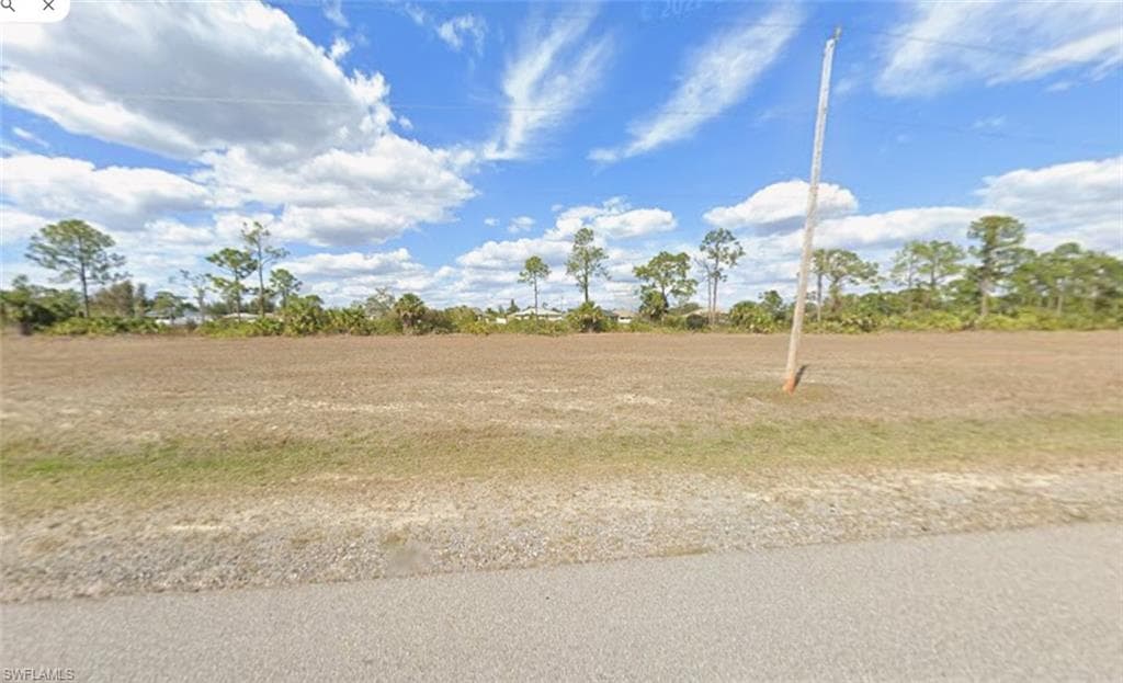 2213 NE 33rd TER CAPE CORAL, FL 33909