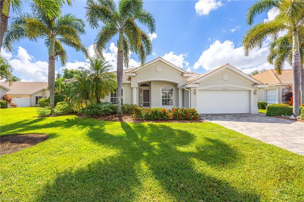 5024 Old Pond DR NAPLES, FL 34104