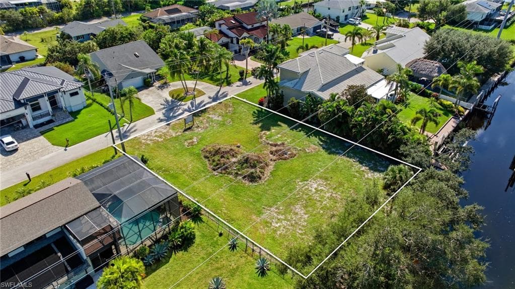 27090 Holly LN BONITA SPRINGS, FL 34135
