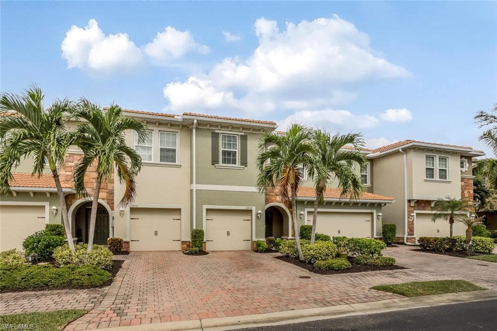10808 Alvara Point DR BONITA SPRINGS, FL 34135