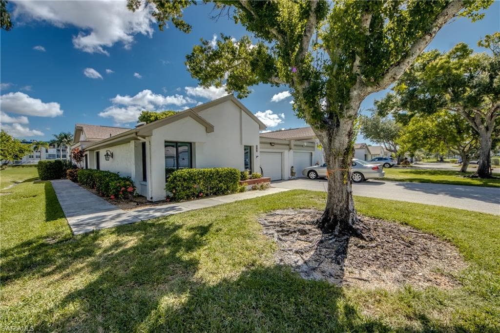 1792 Pine Glade CIR FORT MYERS, FL 33907