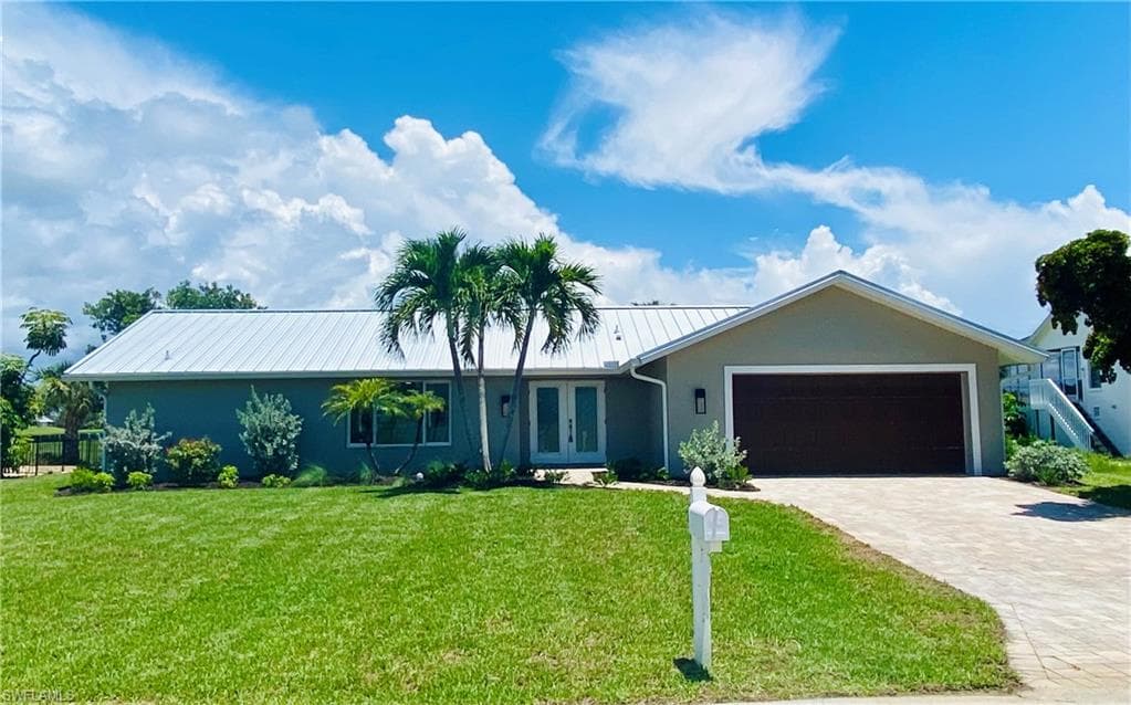 1073 Sand Castle RD SANIBEL, FL 33957