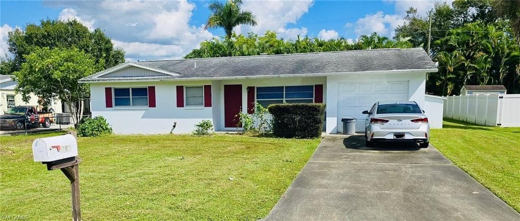 1242 Forsyth DR