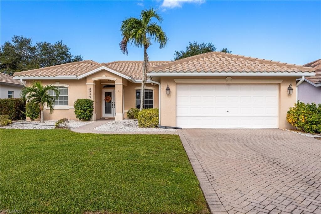2939 Orange Grove TRL NAPLES, FL 34120