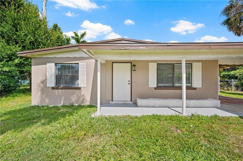 1221 Turner ST FORT MYERS, FL 33916