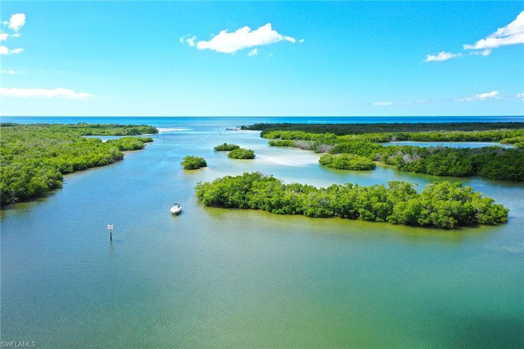 425 Dockside DR 804 NAPLES, FL 34110