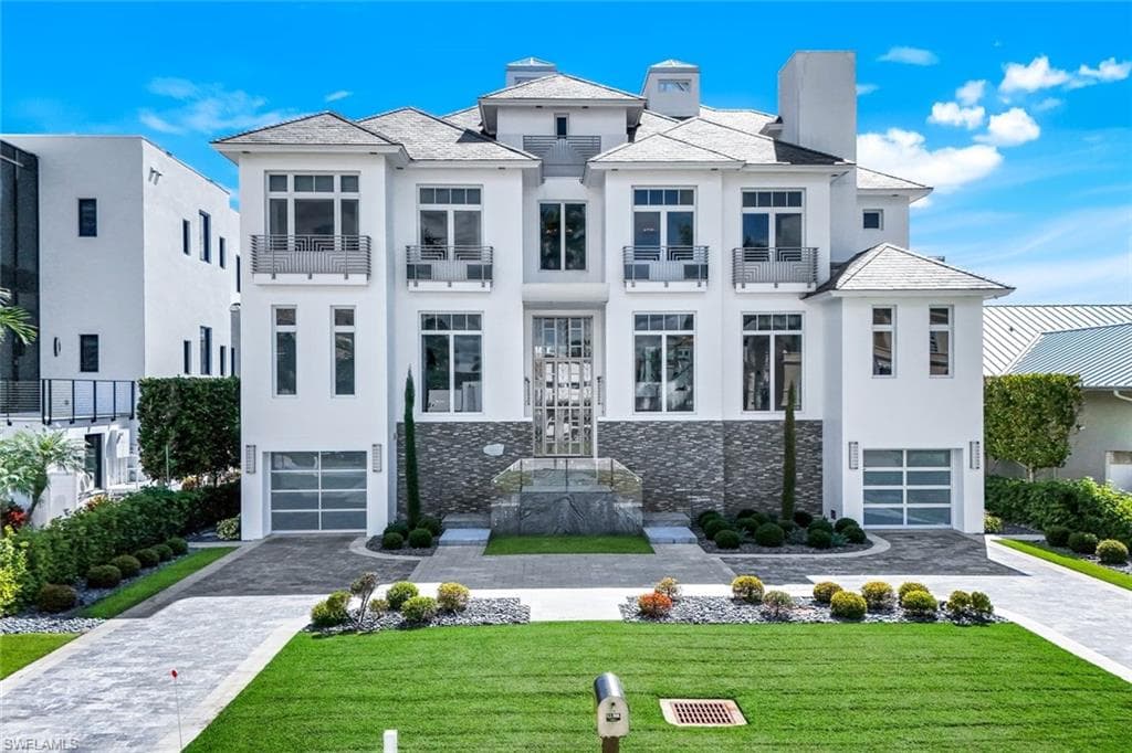 260 Channel DR NAPLES, FL 34108