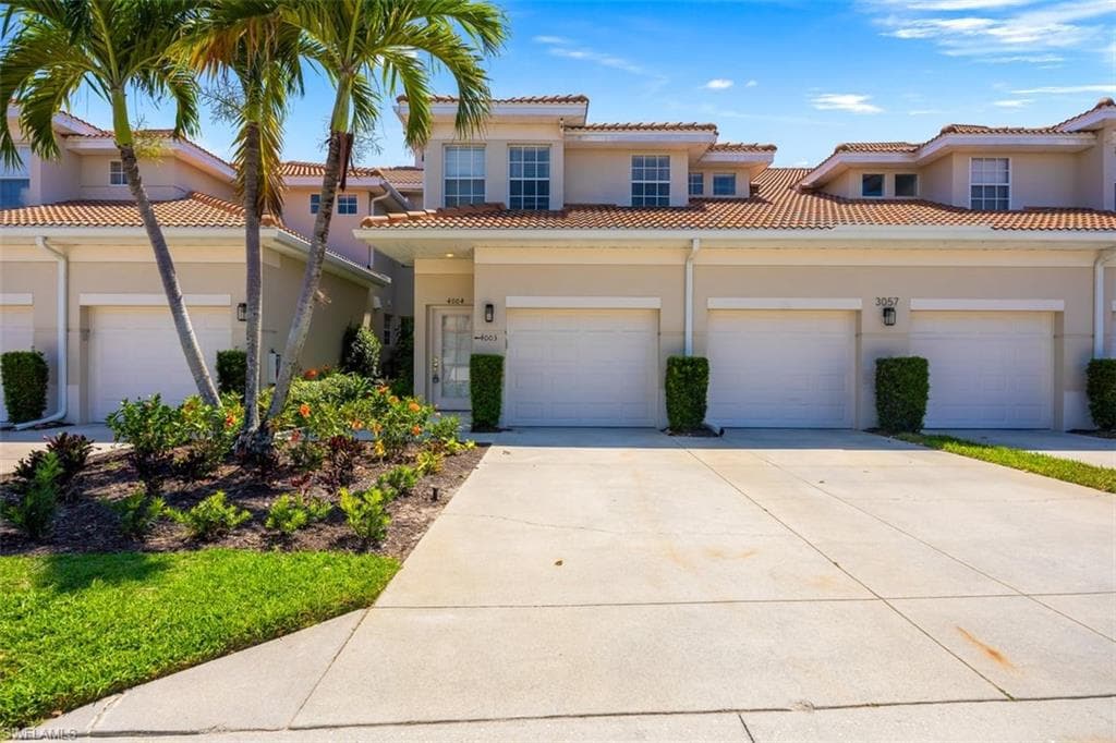 3057 Driftwood WAY 4004 NAPLES, FL 34109
