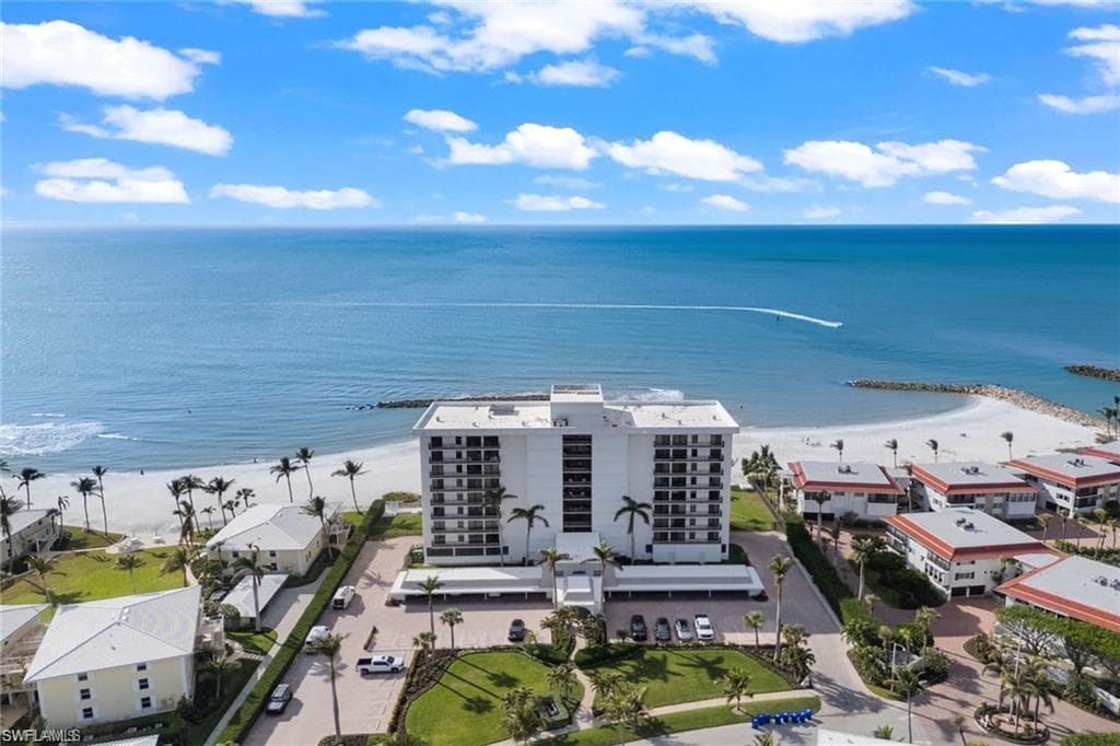 2171 Gulf Shore BLVD N 704 NAPLES, FL 34102