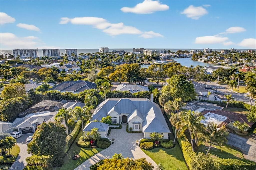 1675 Murex LN NAPLES, FL 34102