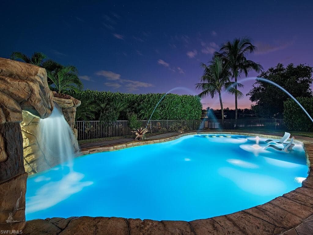 2750 Cinnamon Bay CIR NAPLES, FL 34119