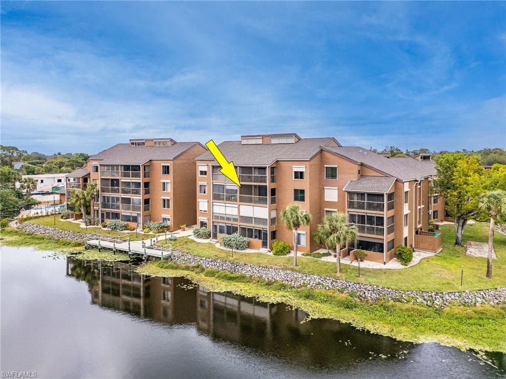2067 W Lakeview BLVD 8 NORTH FORT MYERS, FL 33903