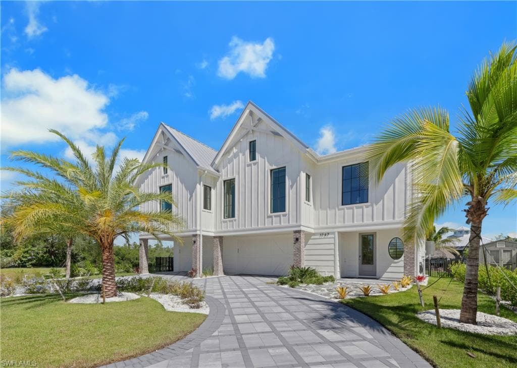 1747 Harbor LN NAPLES, FL 34104