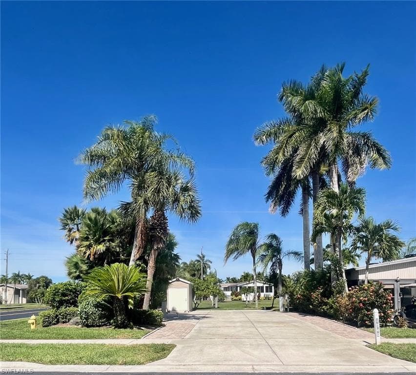 1659 Diamond Lake CIR NAPLES, FL 34114