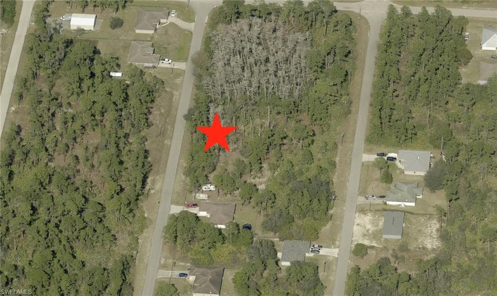 2016 Grayson AVE ALVA, FL 33920