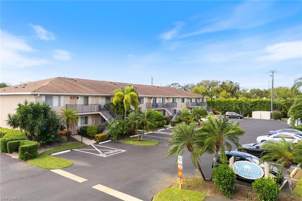 142 Palm DR 3005 NAPLES, FL 34112
