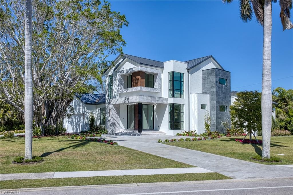 1800 Crayton RD NAPLES, FL 34102