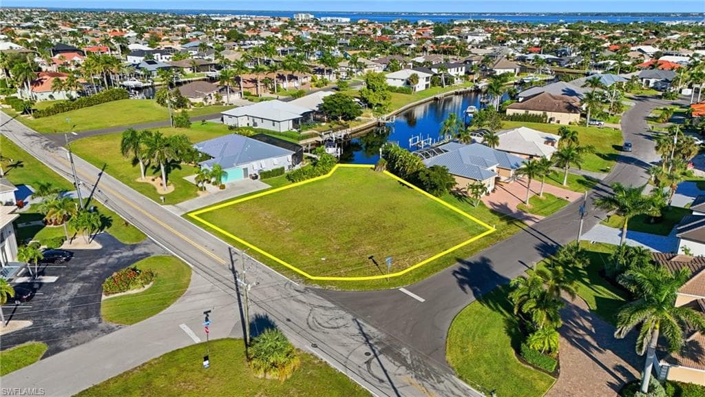 600 Via Tripoli PUNTA GORDA, FL 33950