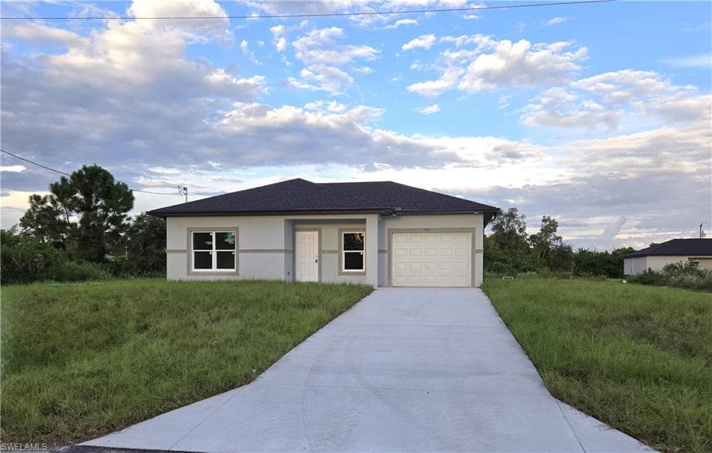 425 Parkman AVE LEHIGH ACRES, FL 33974