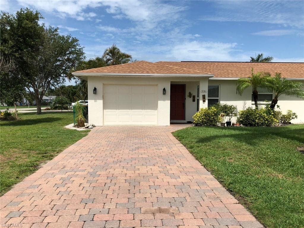 591 101st AVE N NAPLES, FL 34108