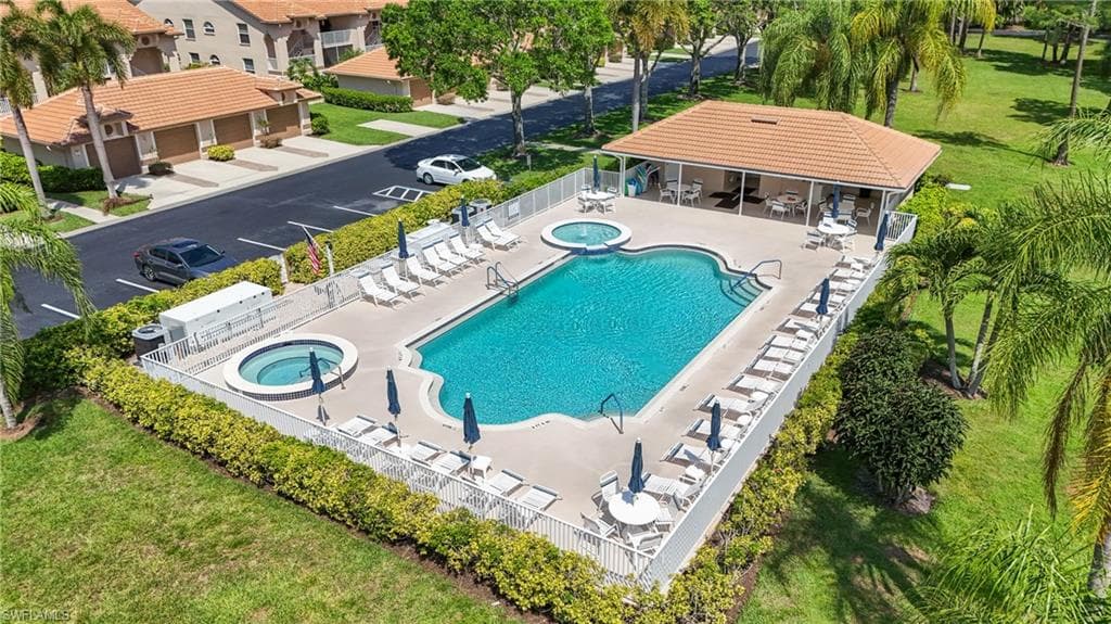 8055 Tiger CV 608 NAPLES, FL 34113