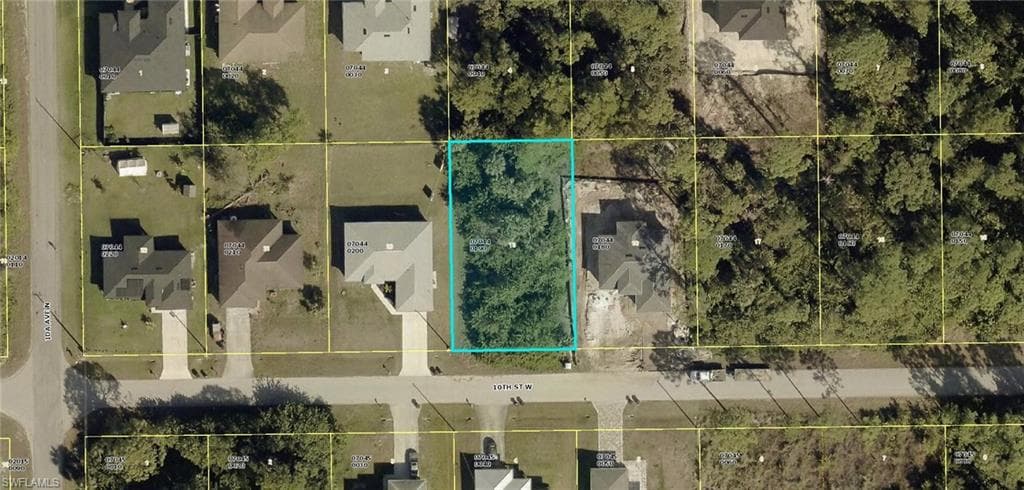 2814 10th ST W LEHIGH ACRES, FL 33971