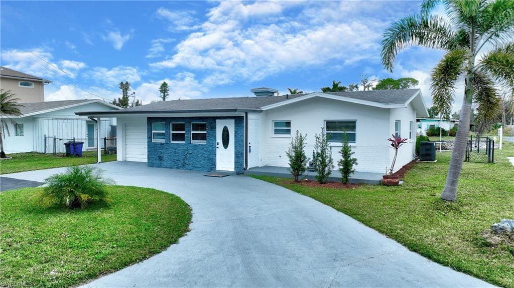 8141 Cleaves RD NORTH FORT MYERS, FL 33903