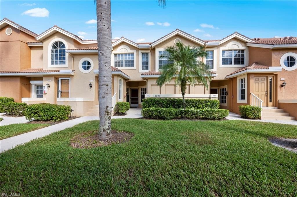13070 Amberley CT 902 BONITA SPRINGS, FL 34135