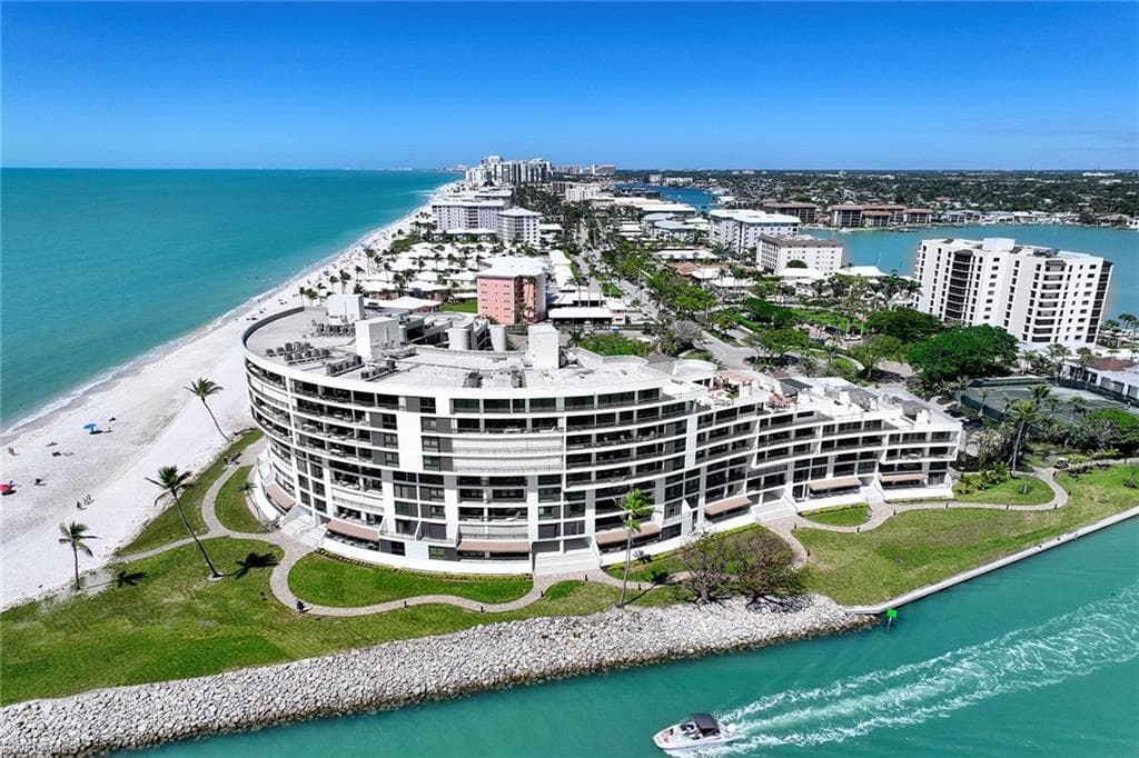 2389 Gulf Shore BLVD N 302 NAPLES, FL 34103