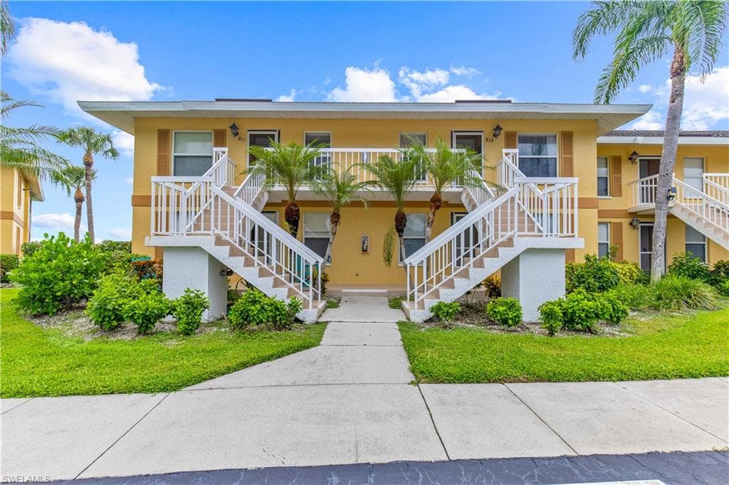 1295 Mainsail DR 912 NAPLES, FL 34114
