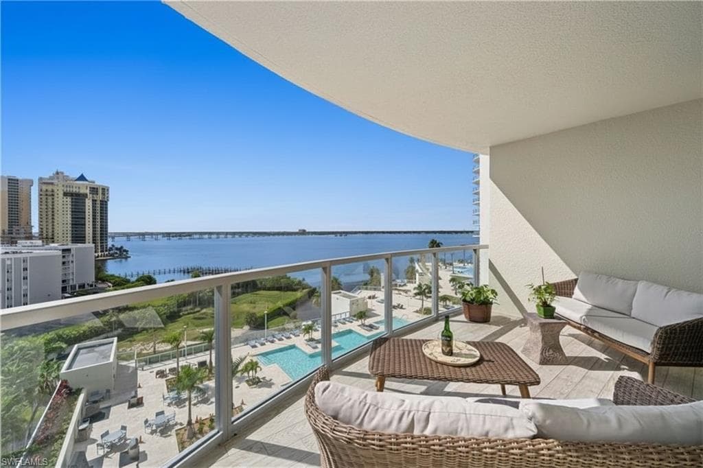 3000 Oasis Grand BLVD 901 FORT MYERS, FL 33916
