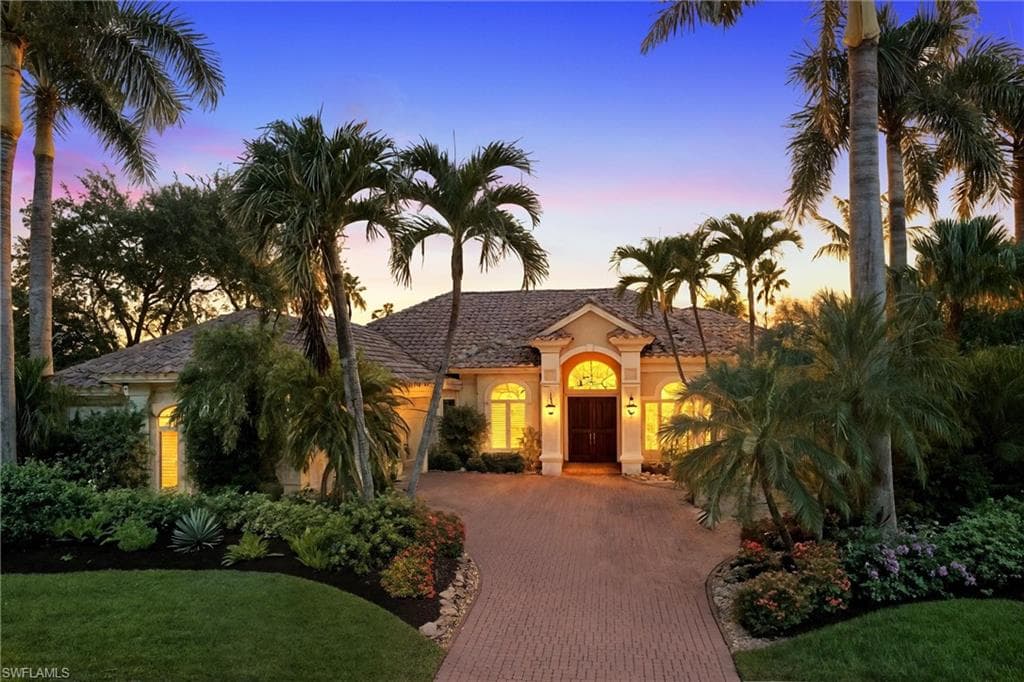 8821 Muirfield DR NAPLES, FL 34109