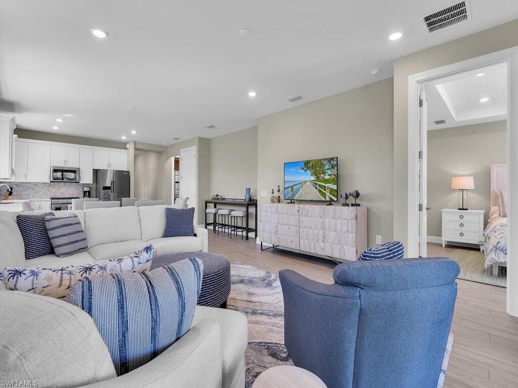 11694 Canal Grande DR FORT MYERS, FL 33913