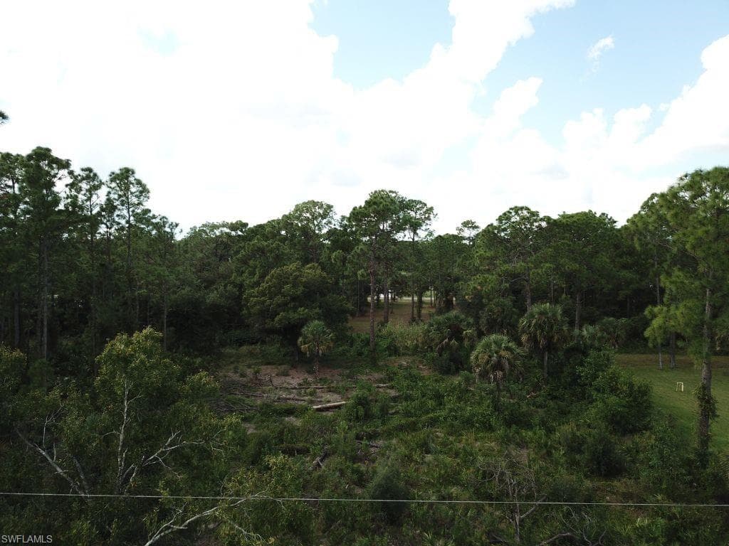 605 Broadway AVE LEHIGH ACRES, FL 33972