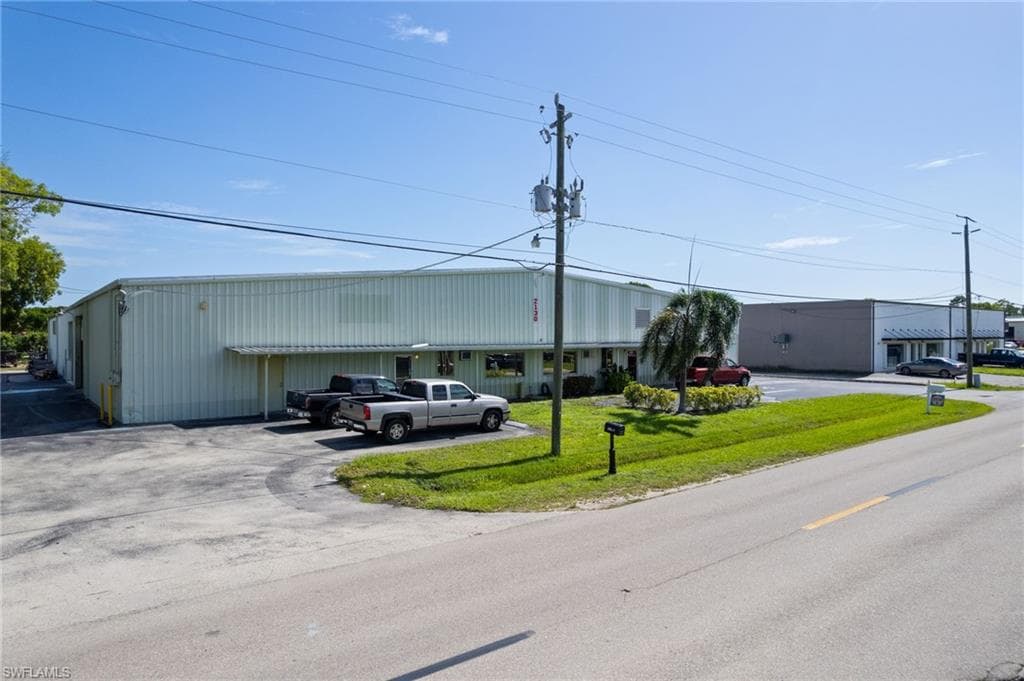 2130 Andrea LN FORT MYERS, FL 33912