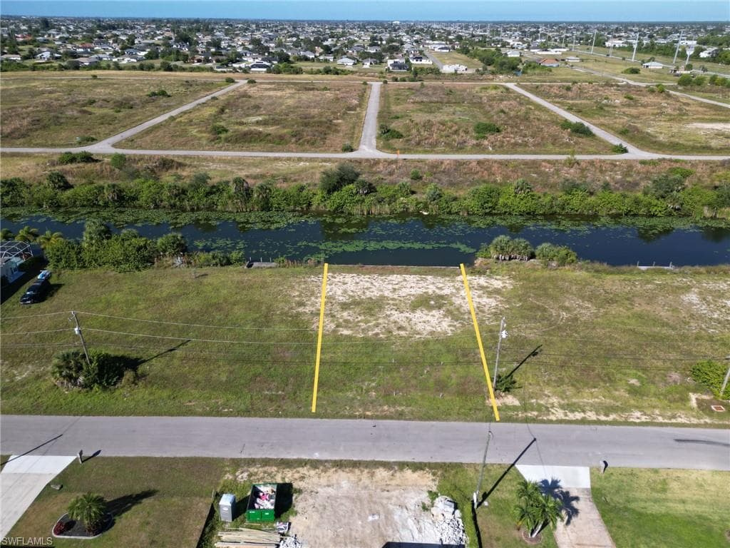 2214 NE 13th AVE CAPE CORAL, FL 33909