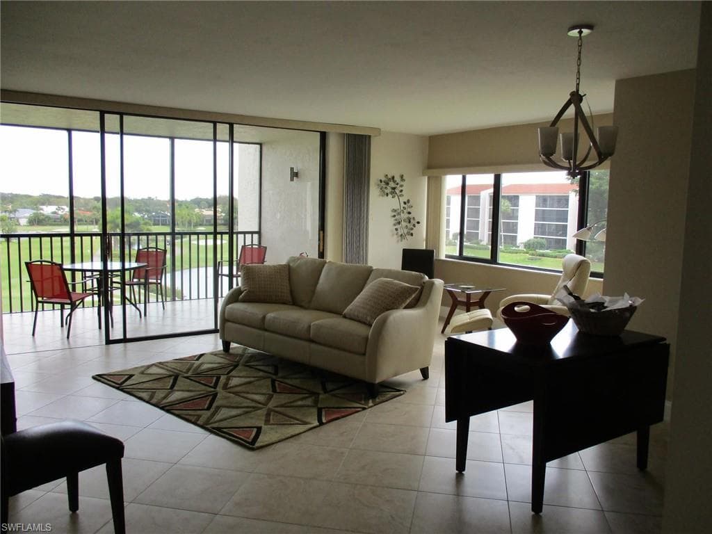 4160 Steamboat BEND E 403 FORT MYERS, FL 33919