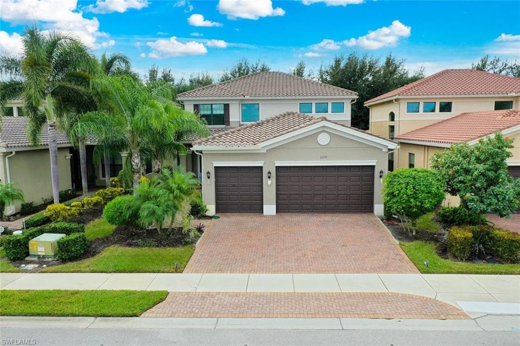 3179 Pacific DR NAPLES, FL 34119