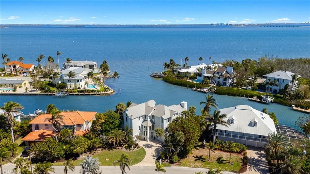 1490 Angel DR SANIBEL, FL 33957