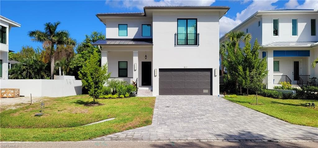 511 91st AVE N NAPLES, FL 34108
