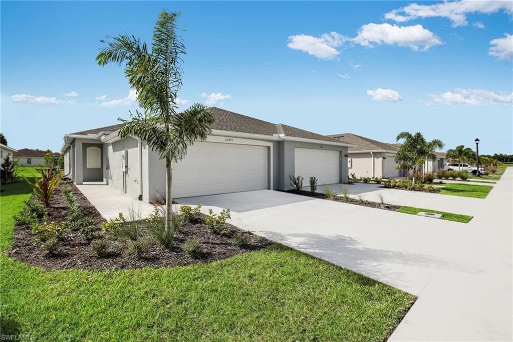 20611 Hazelnut CT LEHIGH ACRES, FL 33936