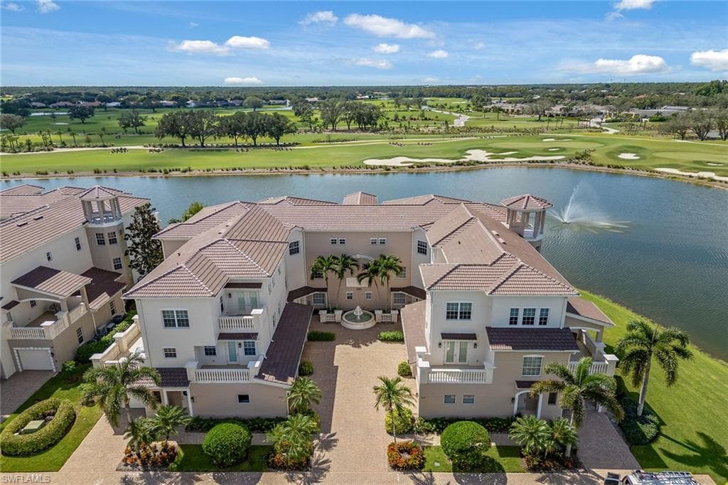 550 Avellino Isles CIR 12302 NAPLES, FL 34119
