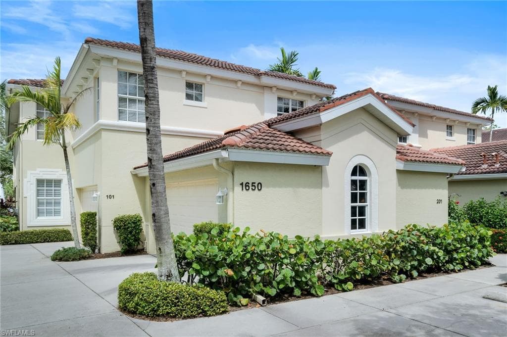 1650 Tarpon Bay DR S 101 NAPLES, FL 34119