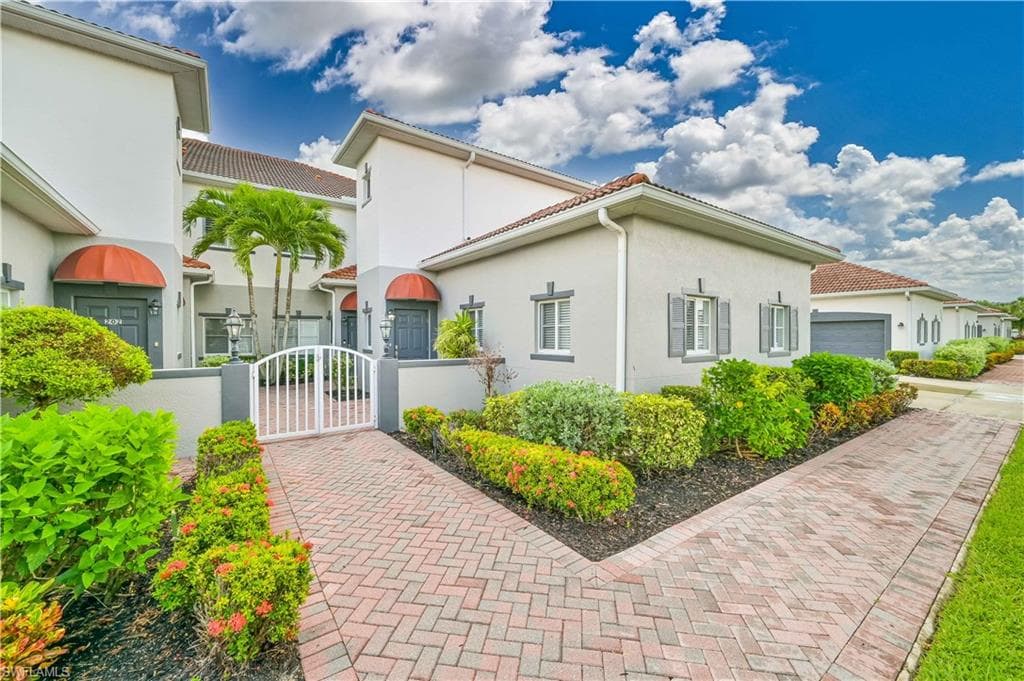 12091 Santaluz DR 102 FORT MYERS, FL 33913